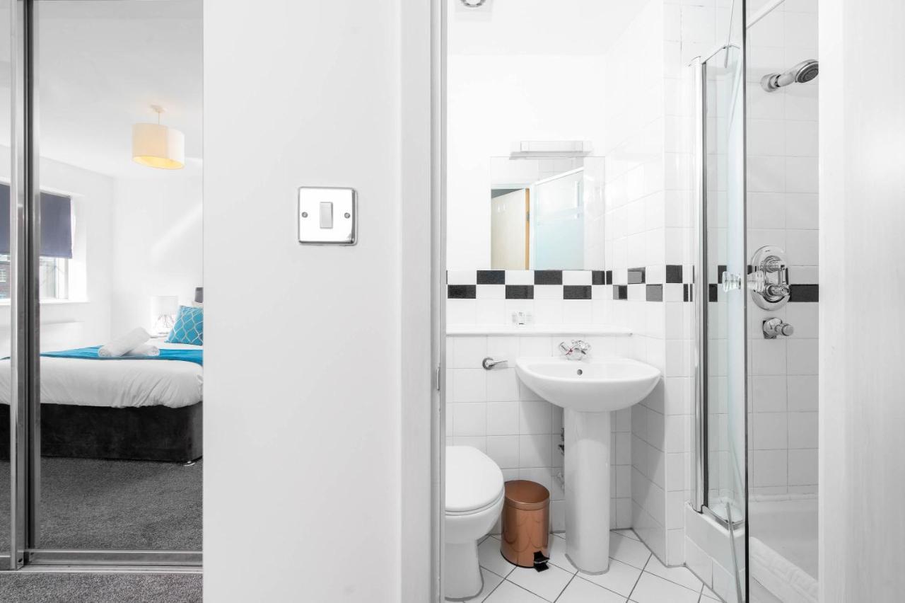 City Centre - Two Bedroom Apartment - Juliet Balcony - Secure Parking - Wifi - Smart Tv Birmingham Luaran gambar